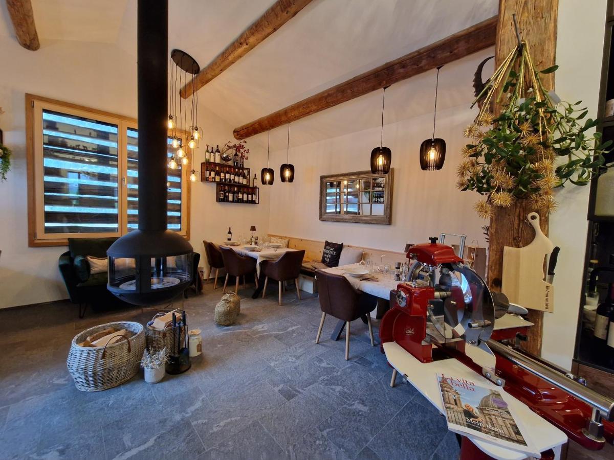 Chesa Prema Bed & Breakfast - Restaurant Disentis Eksteriør bilde